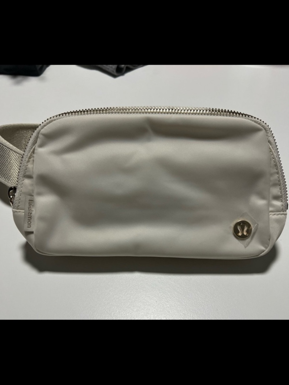 lululemon athletica Cream Crossbody Sling Bag - Picture 2 of 3